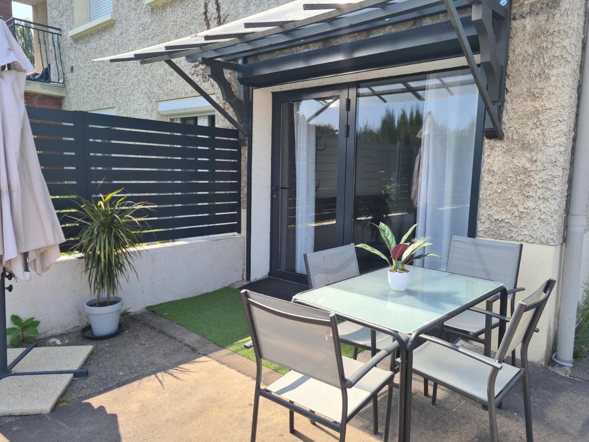 Spacieux Studio Dans Le Beaujolais Saint-Georges-de-Reneins Exterior foto